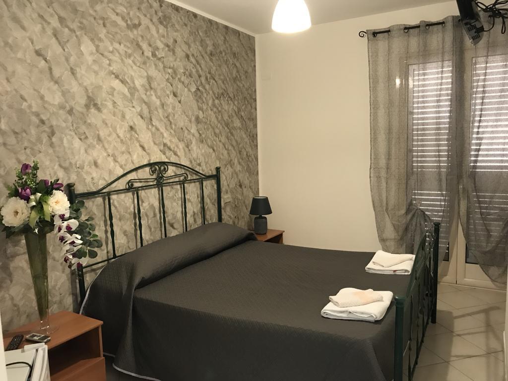 Rosy And Roby Bed & Breakfast Gasponi Luaran gambar