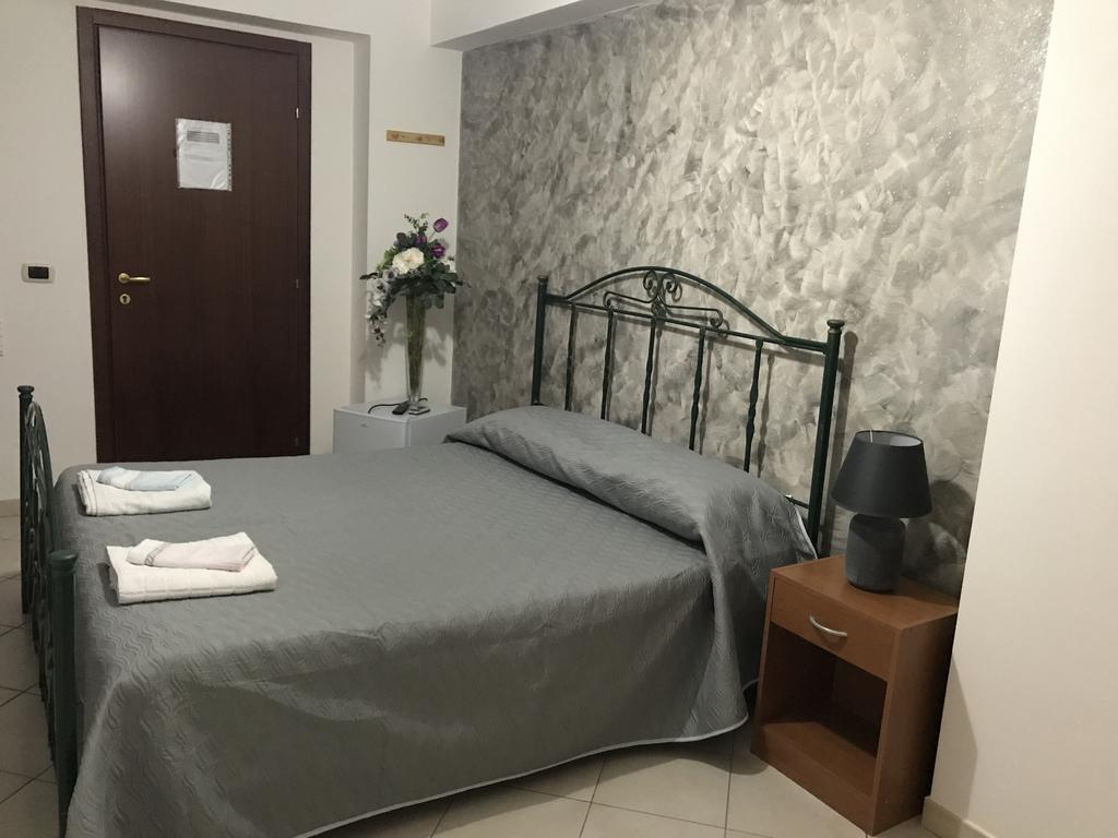 Rosy And Roby Bed & Breakfast Gasponi Luaran gambar