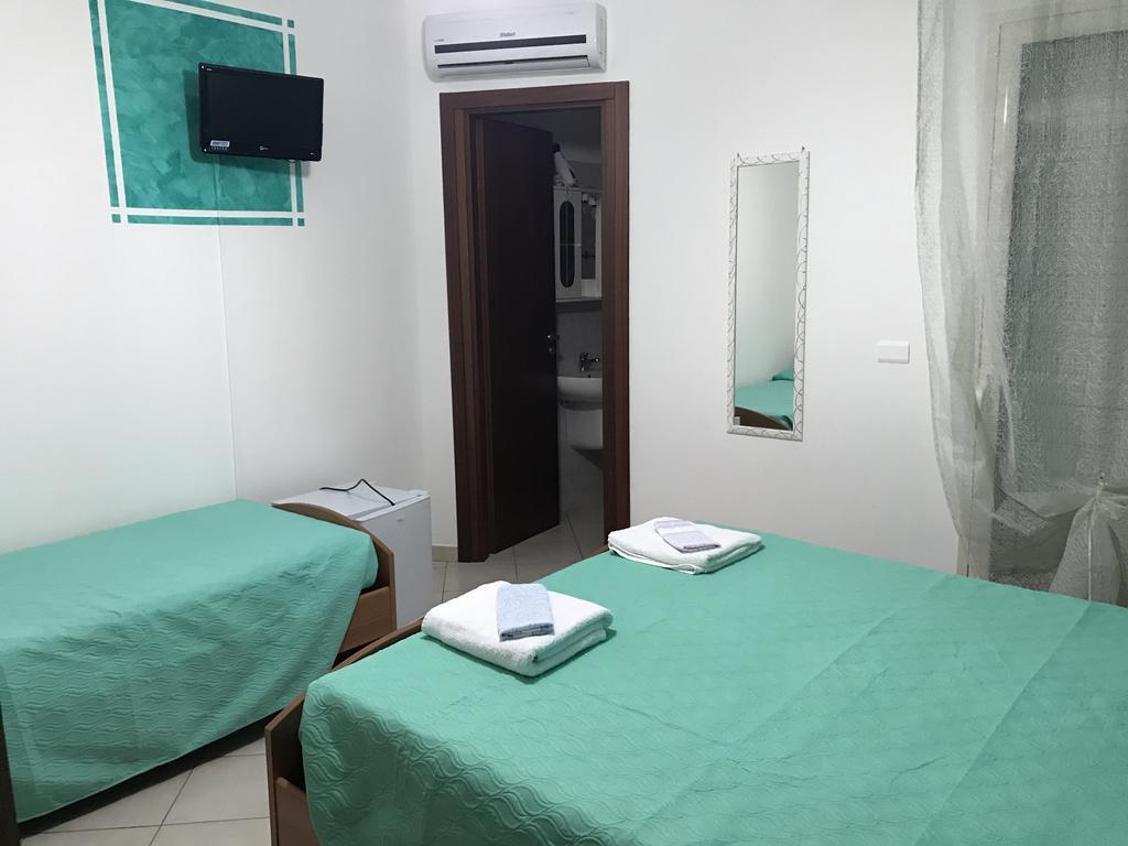 Rosy And Roby Bed & Breakfast Gasponi Luaran gambar