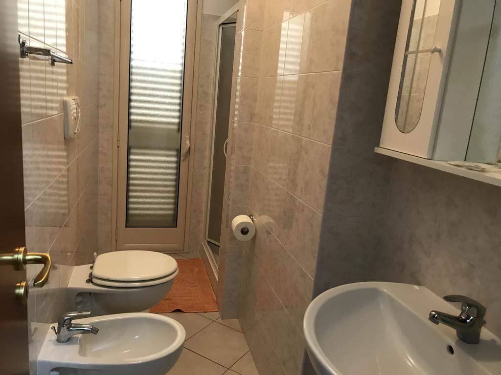 Rosy And Roby Bed & Breakfast Gasponi Luaran gambar