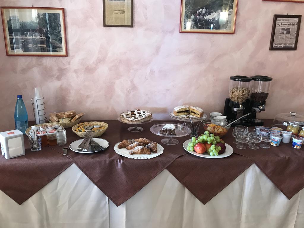 Rosy And Roby Bed & Breakfast Gasponi Luaran gambar